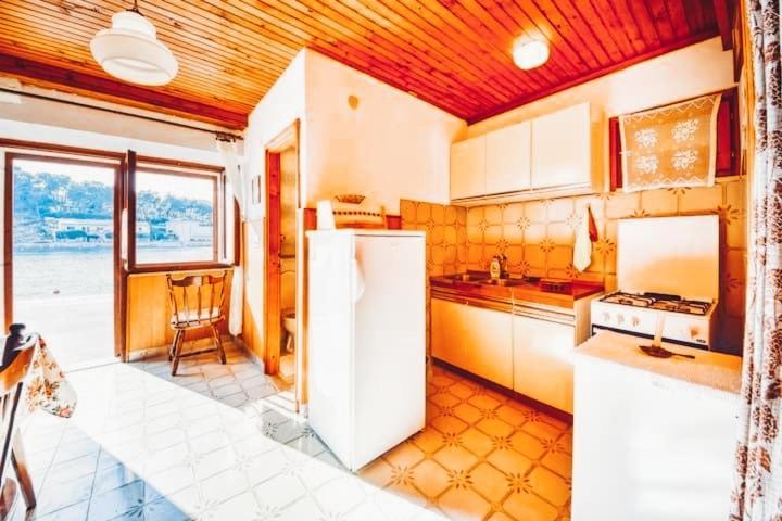 Mala Oaza Mira Apartment Povlja  Exterior photo